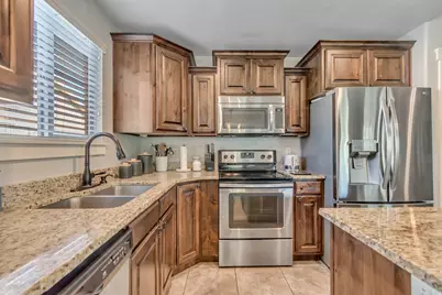 1071 N Jamie-Matt Cir W, Layton, UT 84041 - Photo 32