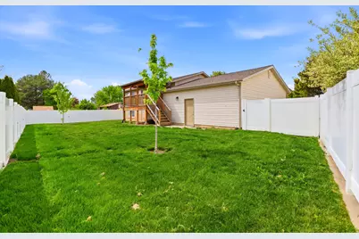 611 W 1635 N, Clinton, UT 84015 - Photo 22