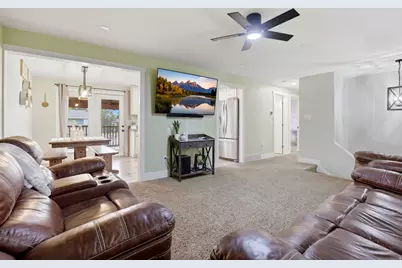 611 W 1635 N, Clinton, UT 84015 - Photo 6