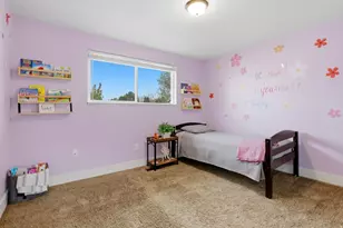 611 W 1635 N, Clinton, UT 84015 - Photo 10