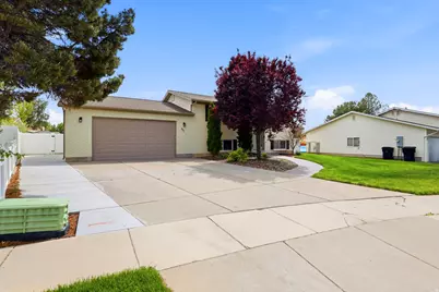 611 W 1635 N, Clinton, UT 84015 - Photo 4
