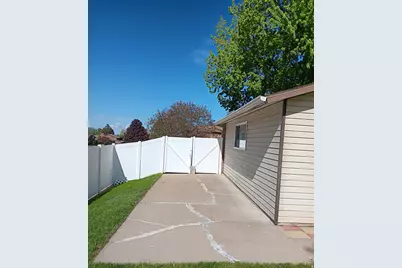 2564 N 2600 E, Layton, UT 84040 - Photo 50