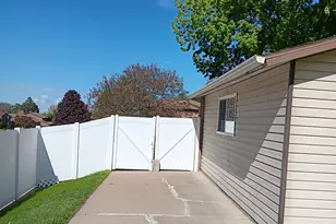 2564 N 2600 E, Layton, UT 84040 - Photo 50