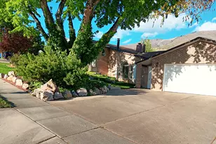 2564 N 2600 E, Layton, UT 84040 - Photo 2