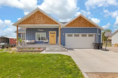 460 S 300 E, Mount Pleasant, UT 84647 - Photo 1