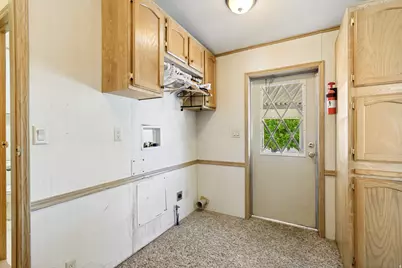 1102 W Yarrow Ln S, Taylorsville, UT 84123 - Photo 6