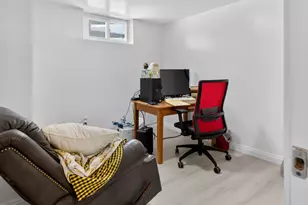 945 N 200 E, Orem, UT 84057 - Photo 22