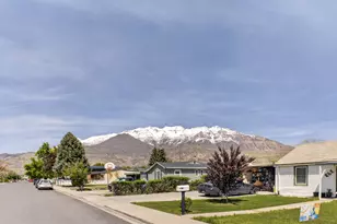 945 N 200 E, Orem, UT 84057 - Photo 40