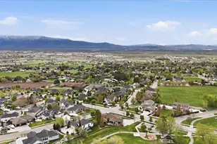 715 Bluff St, Hyde Park, UT 84318 - Photo 70