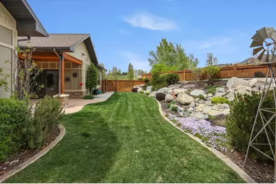 715 Bluff St, Hyde Park, UT 84318 - Photo 18