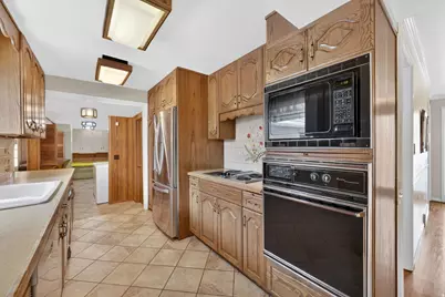 3664 S Laurelcrest Dr, Salt Lake City, UT 84109 - Photo 12