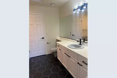 9071 S Wasatch Blvd, Sandy, UT 84093 - Photo 18