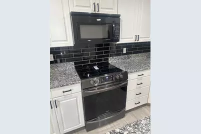 9071 S Wasatch Blvd, Sandy, UT 84093 - Photo 12