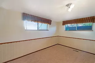 721 E 1950 S, Bountiful, UT 84010 - Photo 26