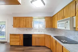 721 E 1950 S, Bountiful, UT 84010 - Photo 4