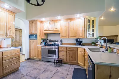 4123 S Vernal Ave, Vernal, UT 84078 - Photo 8