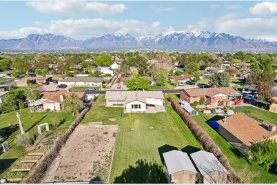 9270 S Jana Lee Dr, West Jordan, UT 84088 - Photo 46