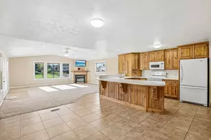 9270 S Jana Lee Dr, West Jordan, UT 84088 - Photo 16