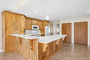 9270 S Jana Lee Dr, West Jordan, UT 84088 - Photo 18