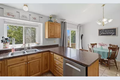 318 E 1700 S, Kaysville, UT 84037 - Photo 8