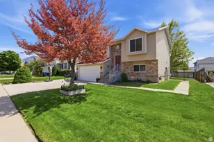 318 E 1700 S, Kaysville, UT 84037 - Photo 2