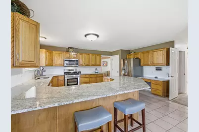 9876 S Spruce Dale Dr, South Jordan, UT 84095 - Photo 18