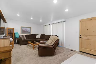 5680 S 2600 W #12, Roy, UT 84067 - Photo 6