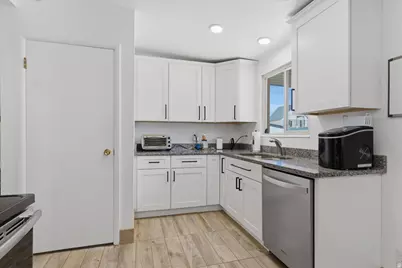 5680 S 2600 W #12, Roy, UT 84067 - Photo 12