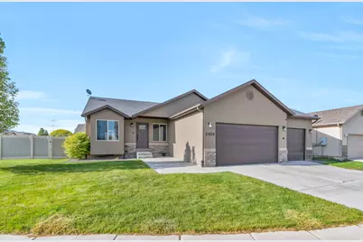 2454 E Ox Yoke Dr, Eagle Mountain, UT 84005 - Photo 2
