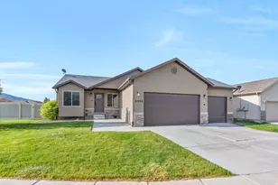 2454 E Ox Yoke Dr, Eagle Mountain, UT 84005 - Photo 1