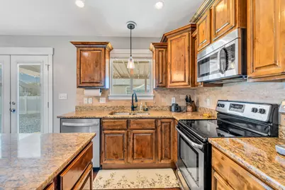 2454 E Ox Yoke Dr, Eagle Mountain, UT 84005 - Photo 10