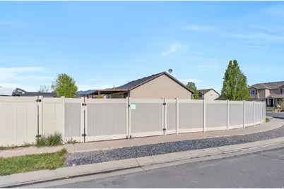 2454 E Ox Yoke Dr, Eagle Mountain, UT 84005 - Photo 38
