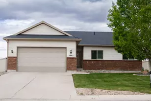 2887 S 350 W, Vernal, UT 84078 - Photo 2