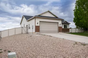 2887 S 350 W, Vernal, UT 84078 - Photo 8