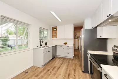 1740 E Southmoor Dr, Salt Lake City, UT 84117 - Photo 16