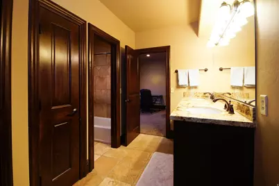 2054 E 6425 S, Holladay, UT 84121 - Photo 54