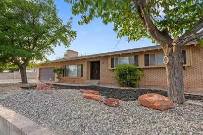 2071 E 575 N, Saint George, UT 84790 - Photo 2