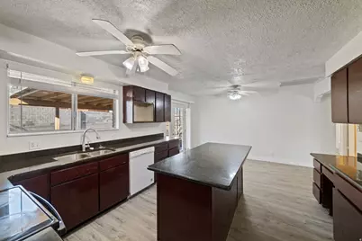 2071 E 575 N, Saint George, UT 84790 - Photo 8