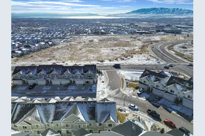 986 W Vista Ridge Dr N, Lehi, UT 84043 - Photo 4