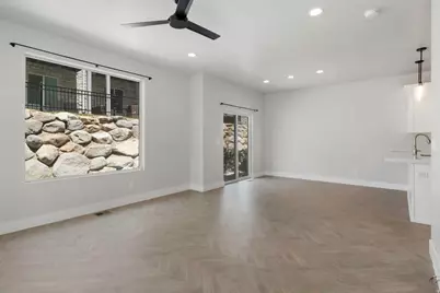 986 W Vista Ridge Dr N, Lehi, UT 84043 - Photo 4