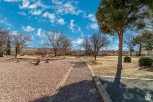 2990 E Riverside Dr, Saint George, UT 84790 - Photo 32