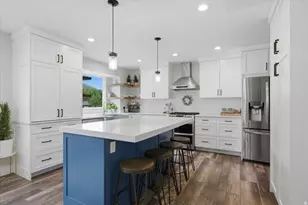 11689 S Oak Manor Dr, Sandy, UT 84092 - Photo 2