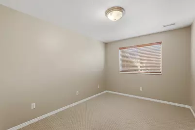 1665 E 1300 N, Layton, UT 84040 - Photo 32