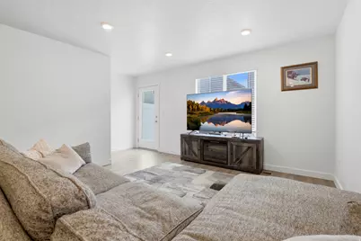 1152 E Trident Dr, Saratoga Springs, UT 84045 - Photo 10