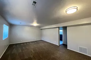 1317 E Knollwood Dr, Sandy, UT 84092 - Photo 22