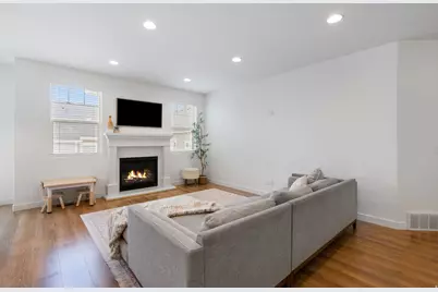 2368 N 4120 W, Lehi, UT 84043 - Photo 8