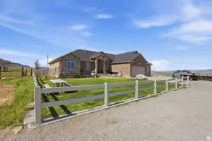 9317 N Sunset Dr, Thatcher, UT 84337 - Photo 2