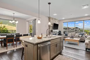 819 S Edgewater Ct E, Huntsville, UT 84317 - Photo 2