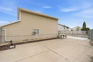 1315 W 1900 S, Woods Cross, UT 84087 - Photo 24