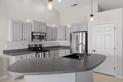 345 N 2450 E #206, Saint George, UT 84790 - Photo 4
